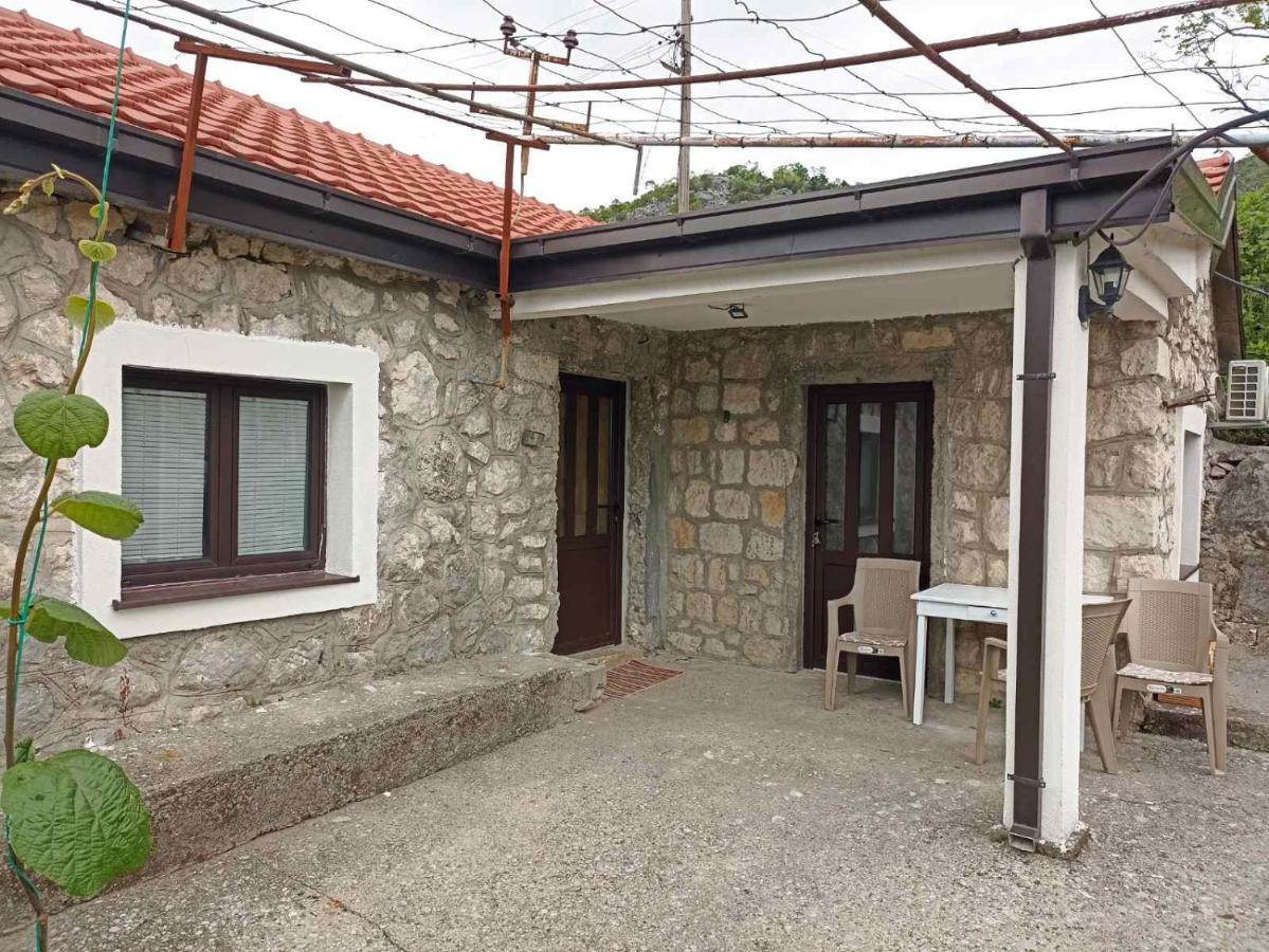 Feel The Karuch Villa Cetinje Bagian luar foto