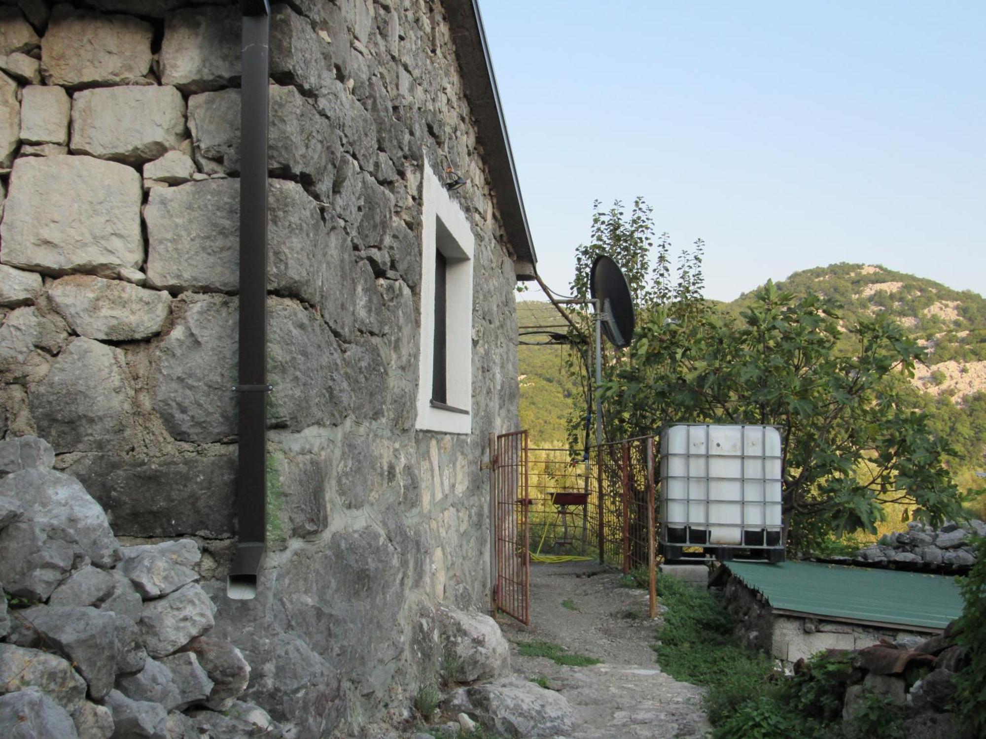 Feel The Karuch Villa Cetinje Bagian luar foto