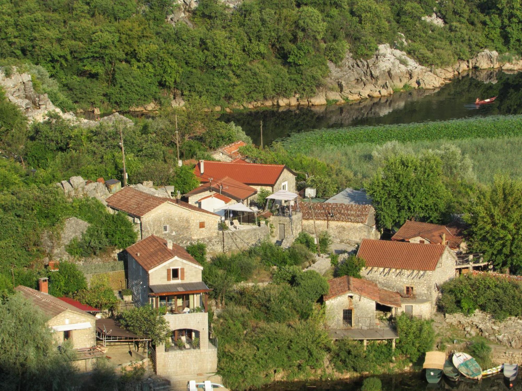 Feel The Karuch Villa Cetinje Bagian luar foto