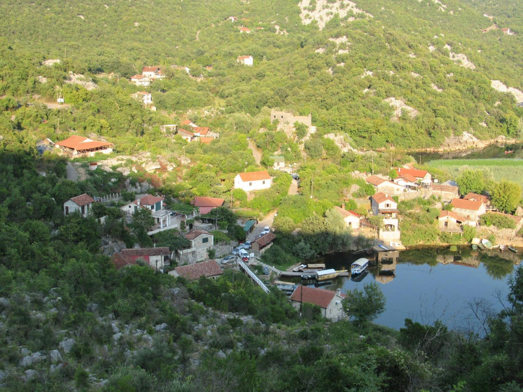 Feel The Karuch Villa Cetinje Bagian luar foto
